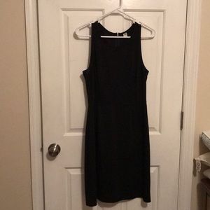 Black sleeveless dress
